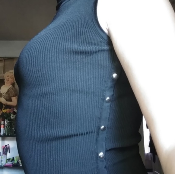 Sleeveless turtleneck - Picture 2 of 4